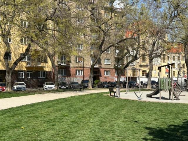 Sunny House One Lägenhet Bratislava Exteriör bild